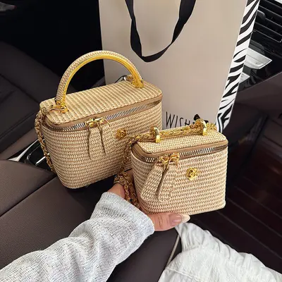 Damen-Mini-Handtasche mit Strickmuster, Kettenriemen