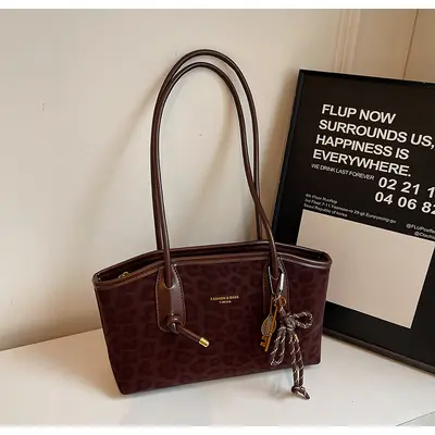 High-Looks New Fashion Large-Capacity Tote Bag, Versatile Outdoor Commuter Women's Bag, Stylish Leopard Print Single-Shoulder Underarm Bag