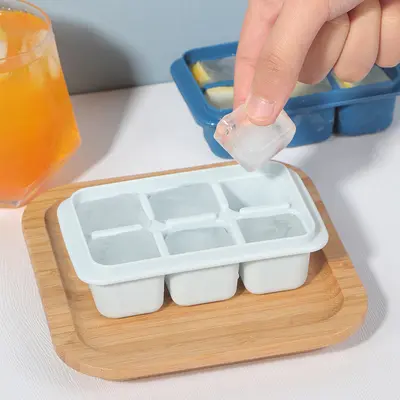 Refrigerator ice mold ice cube mold home frozen ice cube home-made ice cube box silicone soft bottom lid accelerator