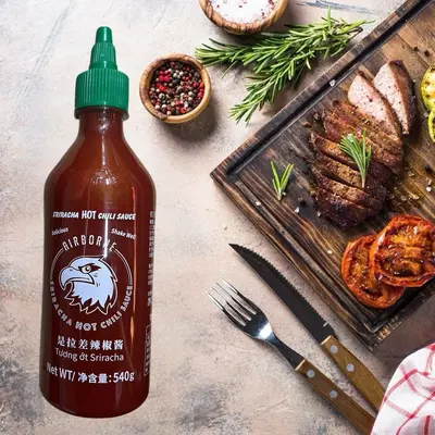 Tayland Sriracha biber sosu, şekersiz, düşük yağlı, 0 gram