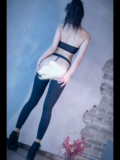 Seksi düşük bel buz ipek elastik dar kesim dış mekan kalça açığa çıkaran dokuz paça pantolon, kaliteli fabrika doğrudan teslimat ile.