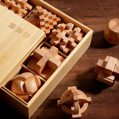 Holzkasten mit Kongming- und Luban-Schloss-Set für Kinder