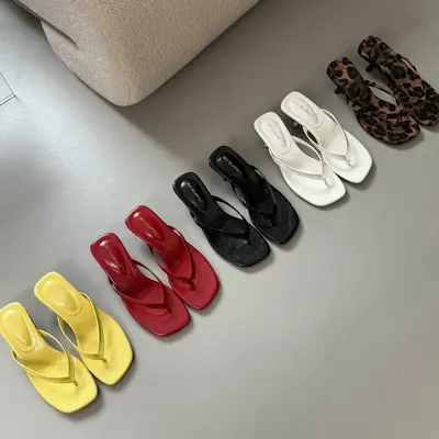 ALIGUIFEI Thin Heel Flip-Flops