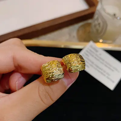 European and American Vintage Exaggerated Metal Earrings Women Designer Niche Luxury Minimalist Circle Earrings Light Luxury Flower Ear Hoops Ear Studs - 12