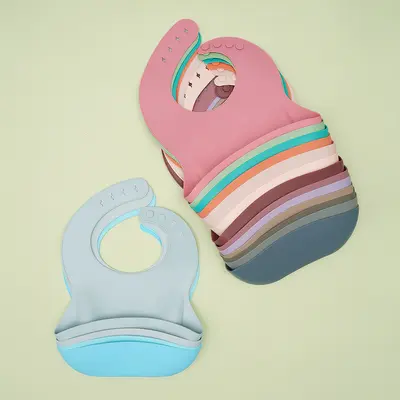 Bebek üç boyutlu silikon pirinç cep tükürük havlusu önlüğü çocuk su geçirmez süper yumuşak yeme önlüğü gıda sınıfı çocuk sofra takımı