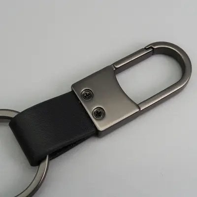 Metal Leather Car Keychain with Laser-Engraved Logo, Creative Design
