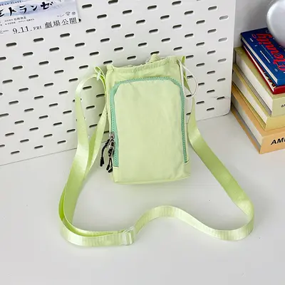 Individualisierbare Outdoor-Reiseflasche mit Handytasche, Umhängetasche und Kordelzugtasch - 12
