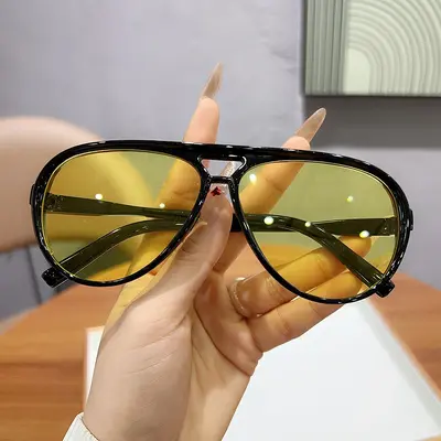 Oversized Frame Classic Sunglasses, Model 2502 - 8