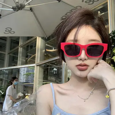 Damen- und Herren-Sonnenbrille mit UV-Schutz im Trenddesign - 10