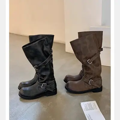 Neue Damen-Winterstiefel aus echtem Leder in Rindsleder-Optik, Ritterstiefel mit weitem, breitem Schaft, runder Schaftkante, klobigem Absatz und dicker Sohle, mittelhohe Schaftlänge