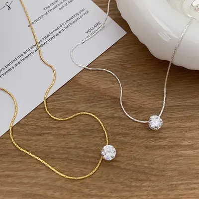 Europa-Amerika Grenzüberschreitender kleiner runder Zirkonia-Anhänger-Halskette für Damen, Leichte Luxus-Nische, hochwertiger Schmuck, Accessoires, sofort verfügbar
