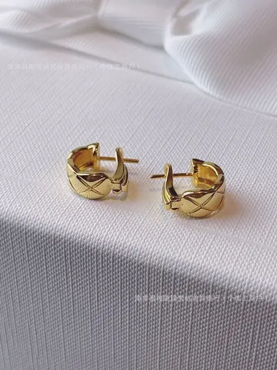 Quilted cross pineapple pattern earrings gold - 9