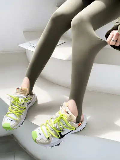 High-Elasticity Breathable Stepped-Foot Leggings, Extended Length - 1