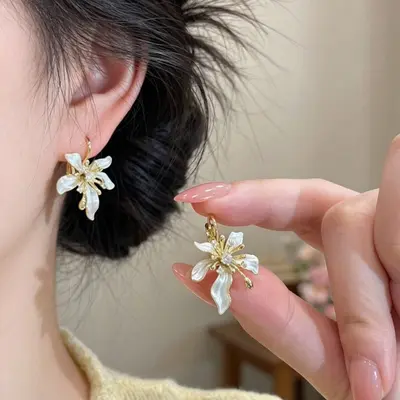 Zirkon-Blumen-Ohrringe für Damen, französischer Stil, leicht