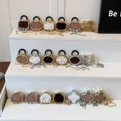 Sommertrend 2025 elegante Handtasche mit Schultergurt, Crossbody-Design, großes Fassungsvermögen, modische Mini-Kettentasche, kleine Quadratform