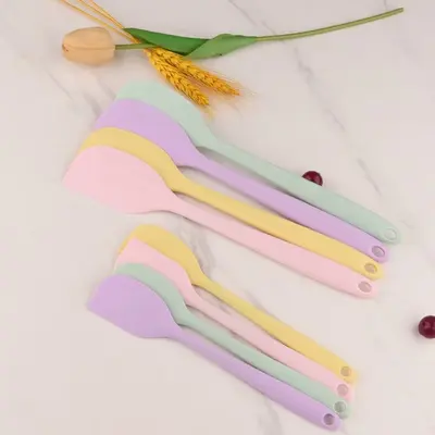 Alles in Einem hochtemperaturbeständiger Lebensmittelqualität Silikon weicher Spachtel Kochcreme-Schieber Spatula Rührspachtel Werkzeug