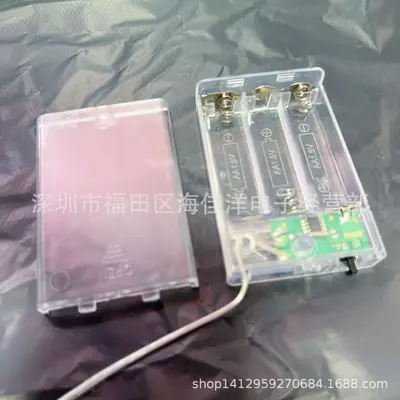 Chip Battery Box No. 5 with Cover and Switch, 4.5V Three-Compartment - 4