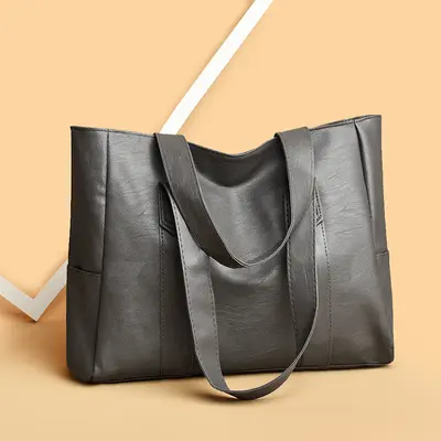 Women's large capacity shoulder bag, elegant and versatile commuter bag - 4
