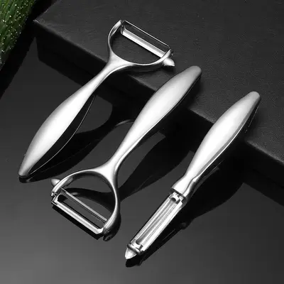 Zinc alloy peeler for potatoes and fruit - 3