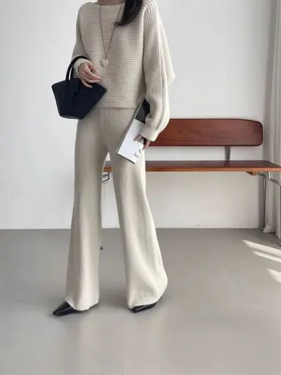 Yarasa Kol Kısa Kazak ve Çan Paça Örme Pantolon İkili Takım