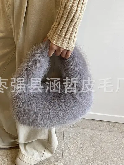 Autumn and winter new plush imitation fox fur bag Korean style versatile portable plush dough pastry bag