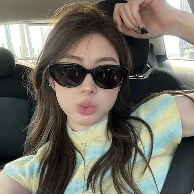 Retro oval cat-eye sunglasses for women, luxury style, slimming effect for larger faces, 2026 new model, UV-protected sunglasses.
