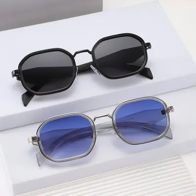 Schlichte schwarze Sonnenbrille, Metalloptik, UV-Schutz - 1