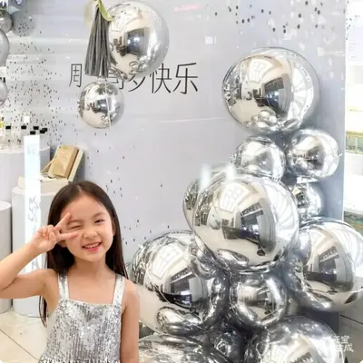 Silver 4D Round Aluminum Foil Balloons, 10 and 18 inch