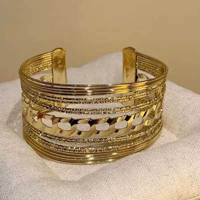 Goldenes Luxus-Armband, breites Bohemian-Design