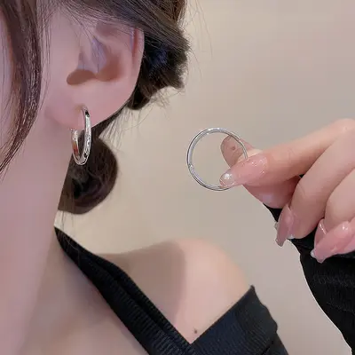 Gold circle earrings, minimalist design - 3