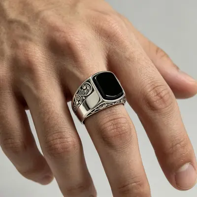 Sanjie Cross-border New Men's Domineering Black Gemstone Ring European and American Carved Filigree Men's Ring Daily Wear