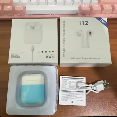 Huaqiangbei cross-border macaroni i12 Bluetooth headphones i13 wireless binaural touch premium Bluetooth headphones colorful