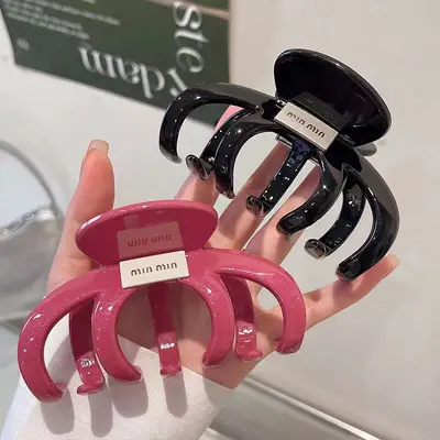 Large hair claw for women, retro acrylic hair claw, simple shark claw at the back of head, premium new fashion