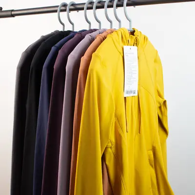 Damen-Yogajacke, atmungsaktiv, figurbetont, beidseitig geraut, mit Kapuze