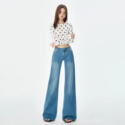Damen-Jeans in Weiß mit Fleecefutter, niedriger Taille, runden Taschen, leicht ausgestelltem Schnitt, neues Modell Frühling/Sommer, schmal geschnitten, elastisch, gerader Schnitt mit Schlaghose