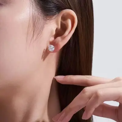 S925 Sterling Silver Gold-Plated Four-Claw Moissanite Stud Earrings for Women