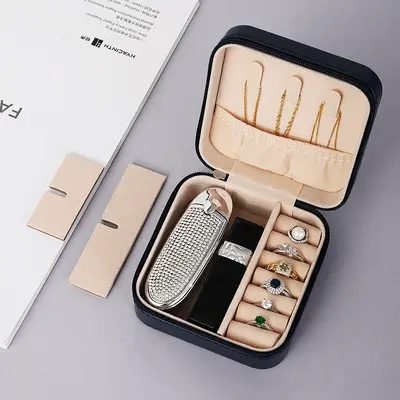 Tägliche Halsketten-Schmuck-Aufbewahrungsbox Großhandel kleine Charge Perlarmband Halskette tragbar ins Schmuckbox