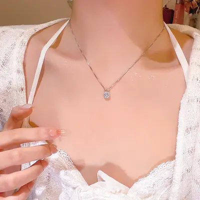 闪钻方糖钛钢项链女款轻奢小众高级感新款锁骨链2026新款颈链配饰 - 5