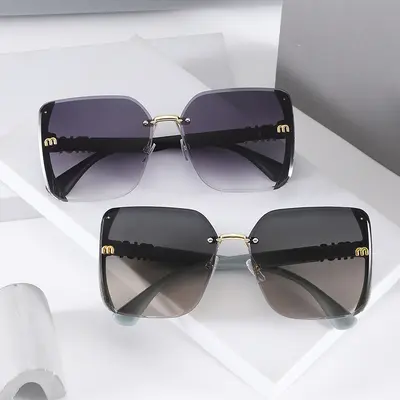 Women's Square Sunglasses, Premium Look, UV Protection for Travel - 1