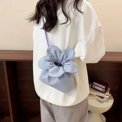 Girly Kalp Çiçek Çanta Ins Tarzı Tek Omuz Crossbody Kova Çanta Çift Taraflı Büyük Kapasiteli İşe Gidip Geliş Cep Telefonu İpli Çanta - 12