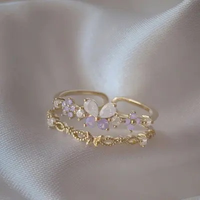 In Europa und Amerika sehr beliebter verstellbarer offener Ring mit Zirkonsteinen, 16er vergoldetes Kupfer mit echtem Gold, süßer und niedlicher Blütenring für Frauen. - 9