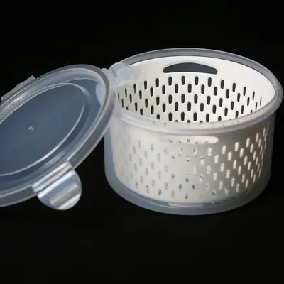 Round Double-Layer Food Storage Container with Drain Basket and Clip Lid
