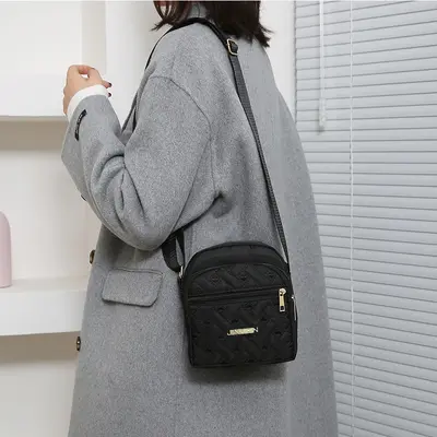Leichte Handy-Umhängetasche für Damen, Mini-Crossbody-Tasche, Leichte Tragetasche, Canvas-Tasche, modisch, vielseitig kombinierbar, wasserdicht, Einzel-Schultertasche, Schlüssel- und Münztasche