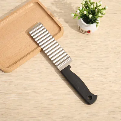Edelstahl-Kartoffelhobel mit Wellenmesser
