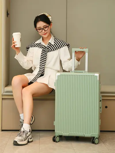 Lightweight Trolley Suitcase, 70/30 Split Design, Full-Size, Large Capacity - 5