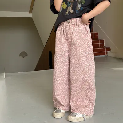 Mädchen-Freizeithose in weichem Rosa mit Leopardenmuster - 7