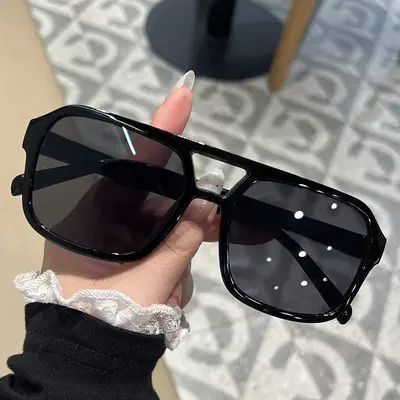 Eckige Sonnenbrille im Bonbonfarben-Design, Doppelsteg, UV-Schutz - 7