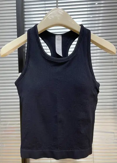 Breathable Short Yoga Vest with Removable Chest Pad - 8