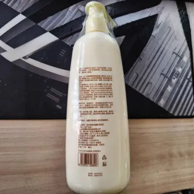 Antischuppen-Shampoo und Duschgel Pflege-Set - 4