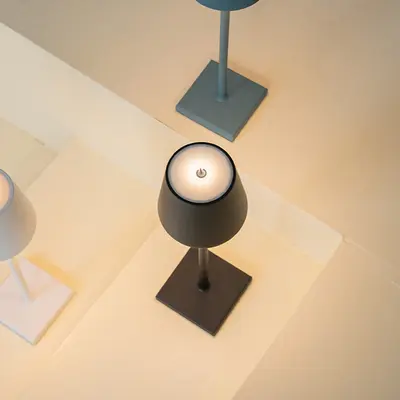 Wiederaufladbare Transparente Tischlampe, Wasserdicht, Camping- und Barstil
